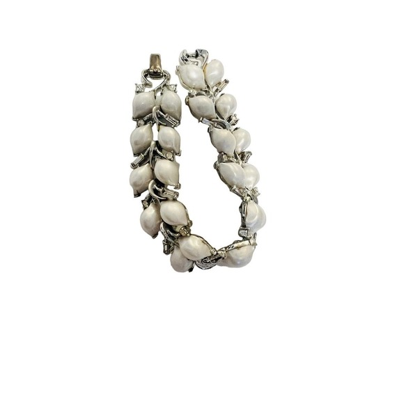 Beautiful Lisner silver tone bracelet - Picture 2 of 5